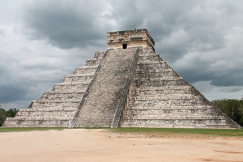 AZTECAS E MAYAS COM CANCUN